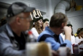 Bild från Kristianstadsbladet på Erika som Åhus Lucia 2009.